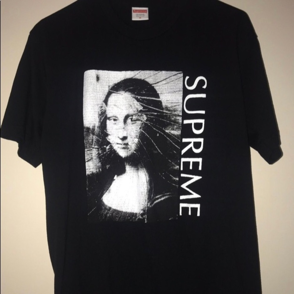 Supreme tee